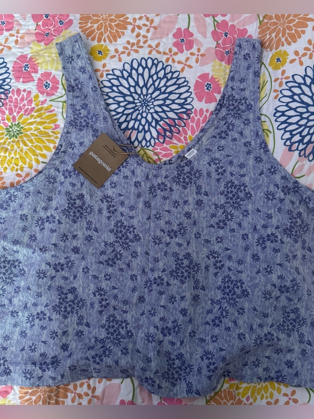 NWT large Patagonia women’s garden island tank